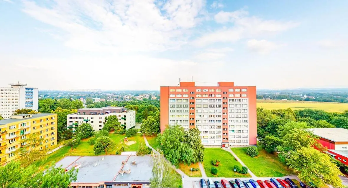 Novy Apartman V Ostrave U Misky S Akvariem A Vyhledem Z Balkonu Na Beskydy Ostrava