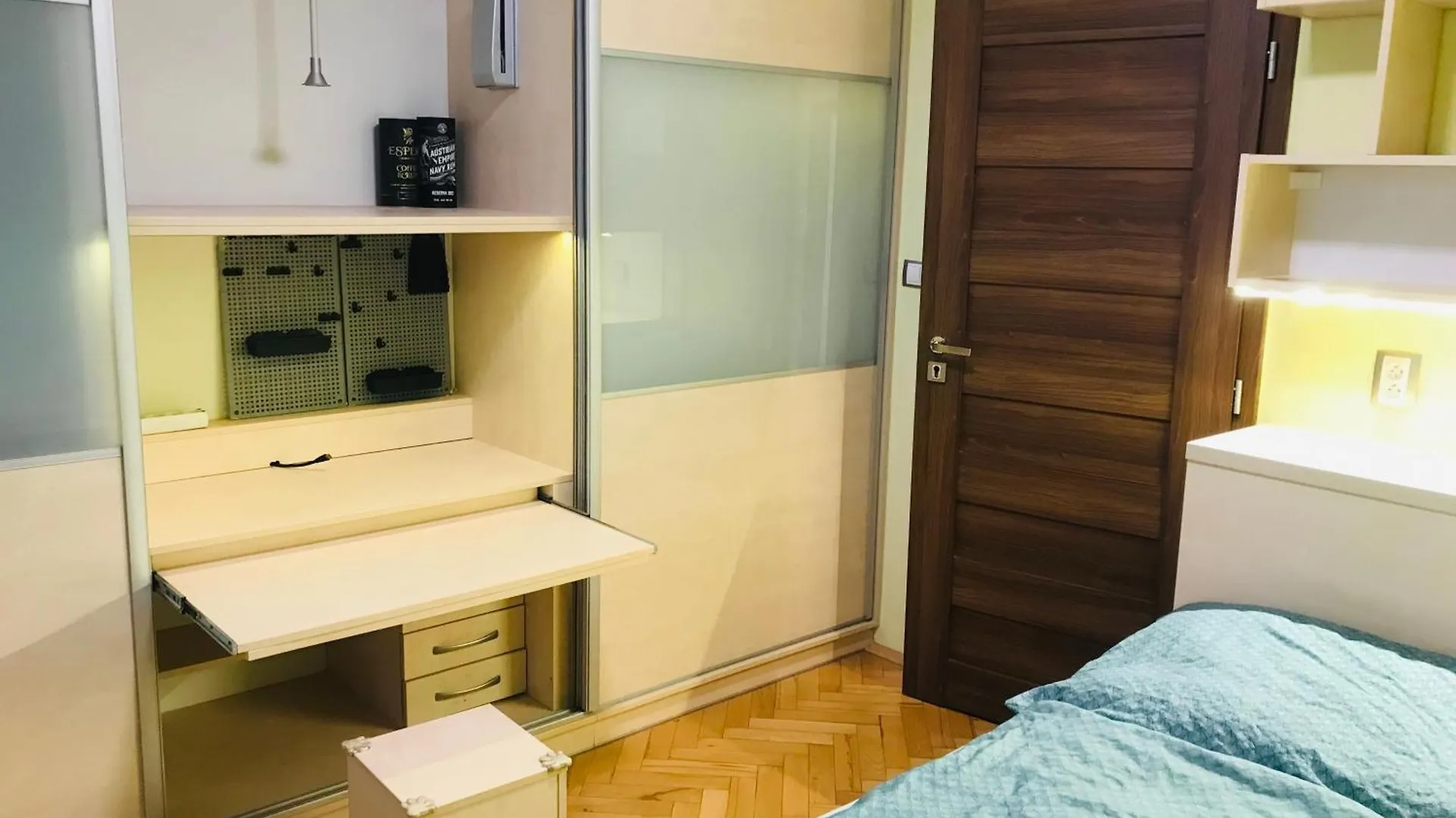 Novy Apartman V Ostrave U Misky S Akvariem A Vyhledem Z Balkonu Na Beskydy Ostrava