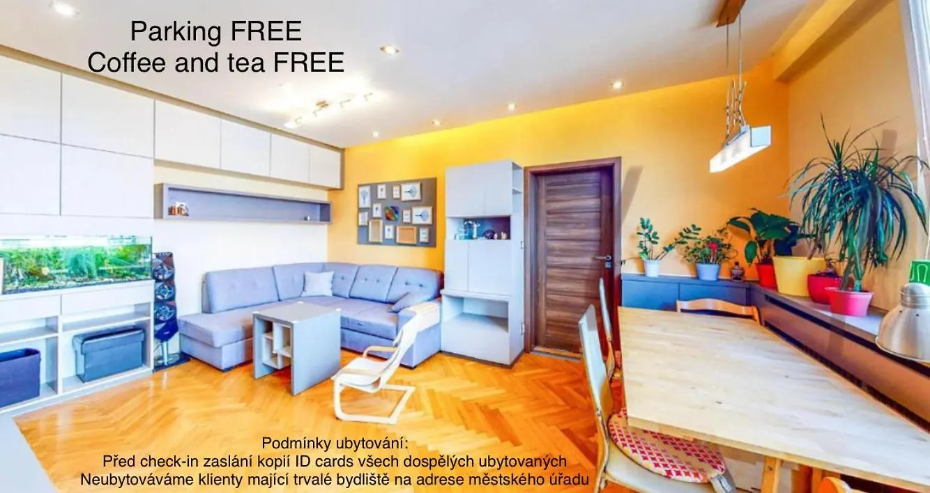 Novy Apartman V Ostrave U Misky S Akvariem A Vyhledem Z Balkonu Na Beskydy Ostrawa Czechy
